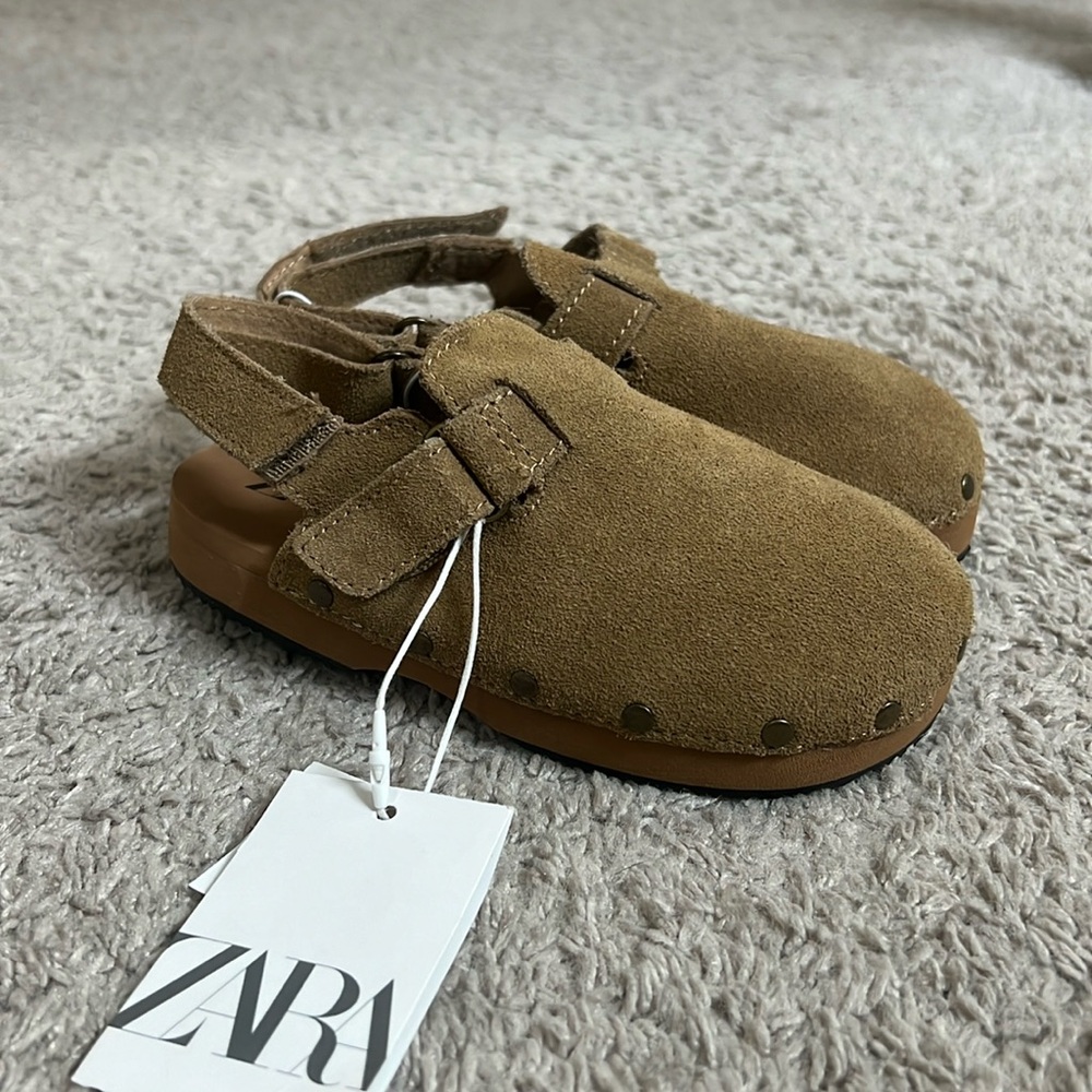 NWT Zara kids brown suede leather clogs!